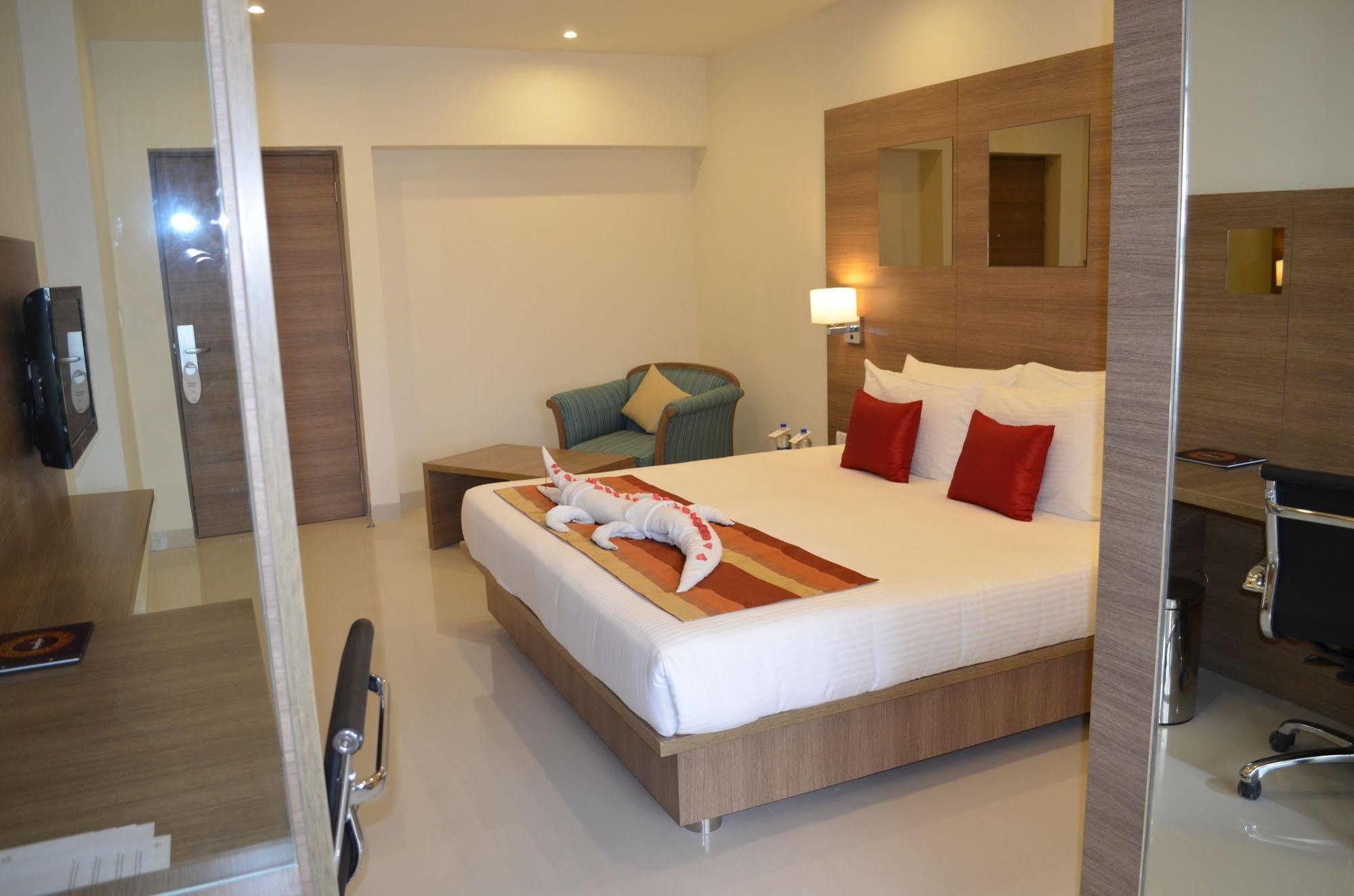 Regency Tiruttani By Grt Hotels Thiruttani Экстерьер фото