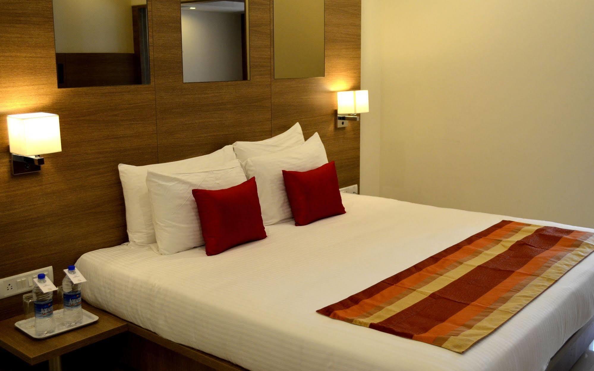 Regency Tiruttani By Grt Hotels Thiruttani Экстерьер фото