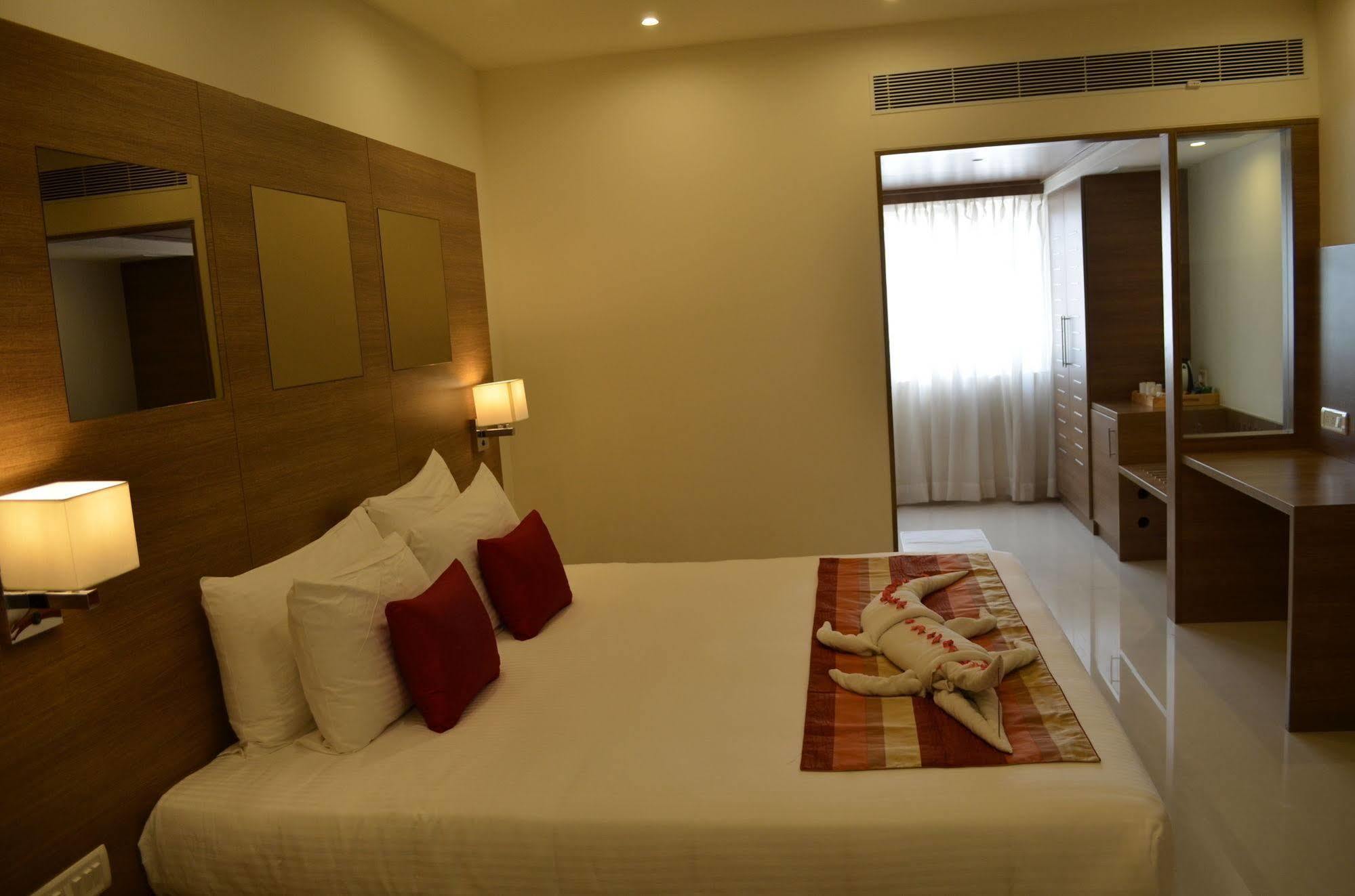 Regency Tiruttani By Grt Hotels Thiruttani Экстерьер фото